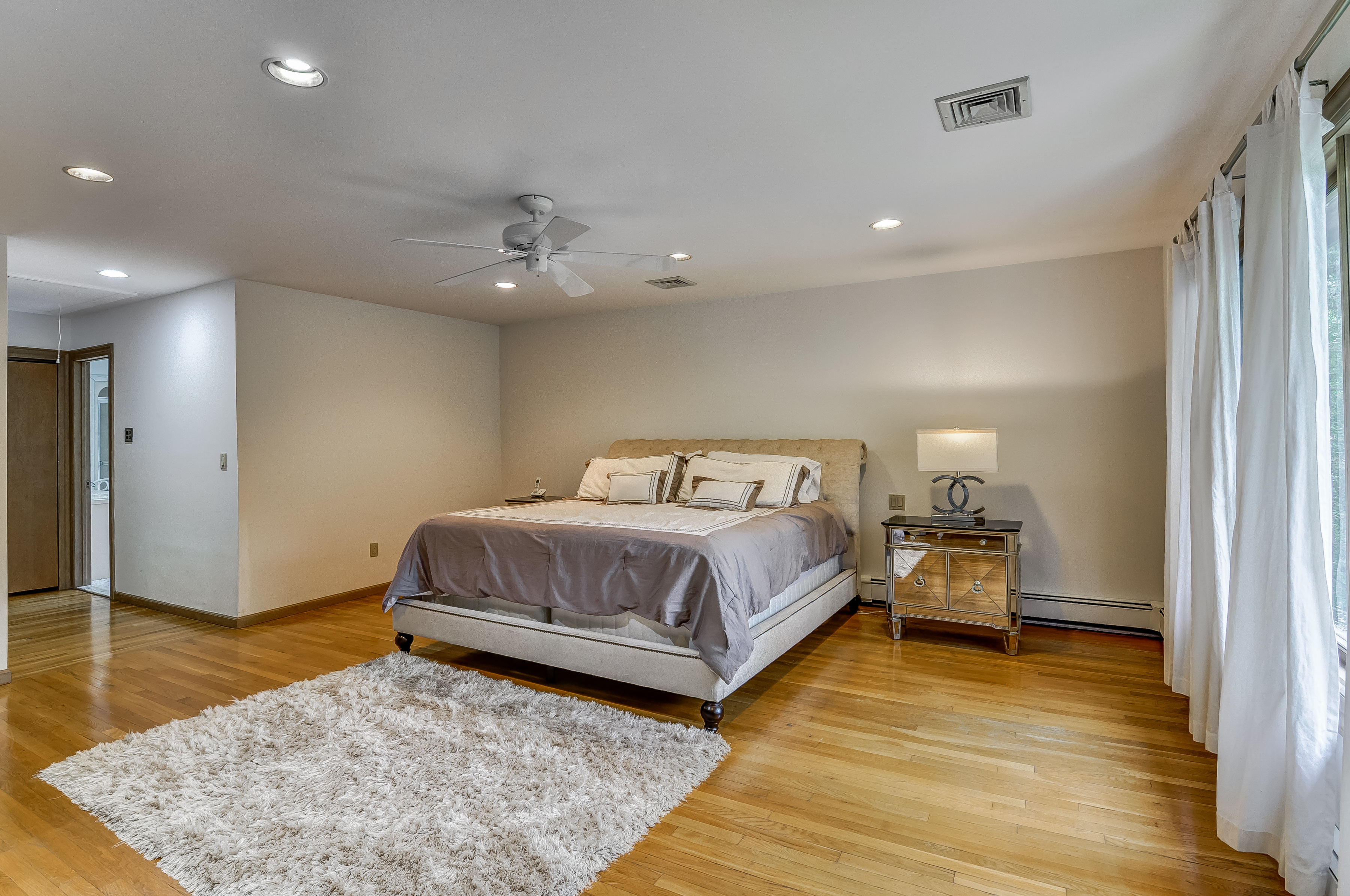 13 – 80 Hillside Avenue – Master Bedroom