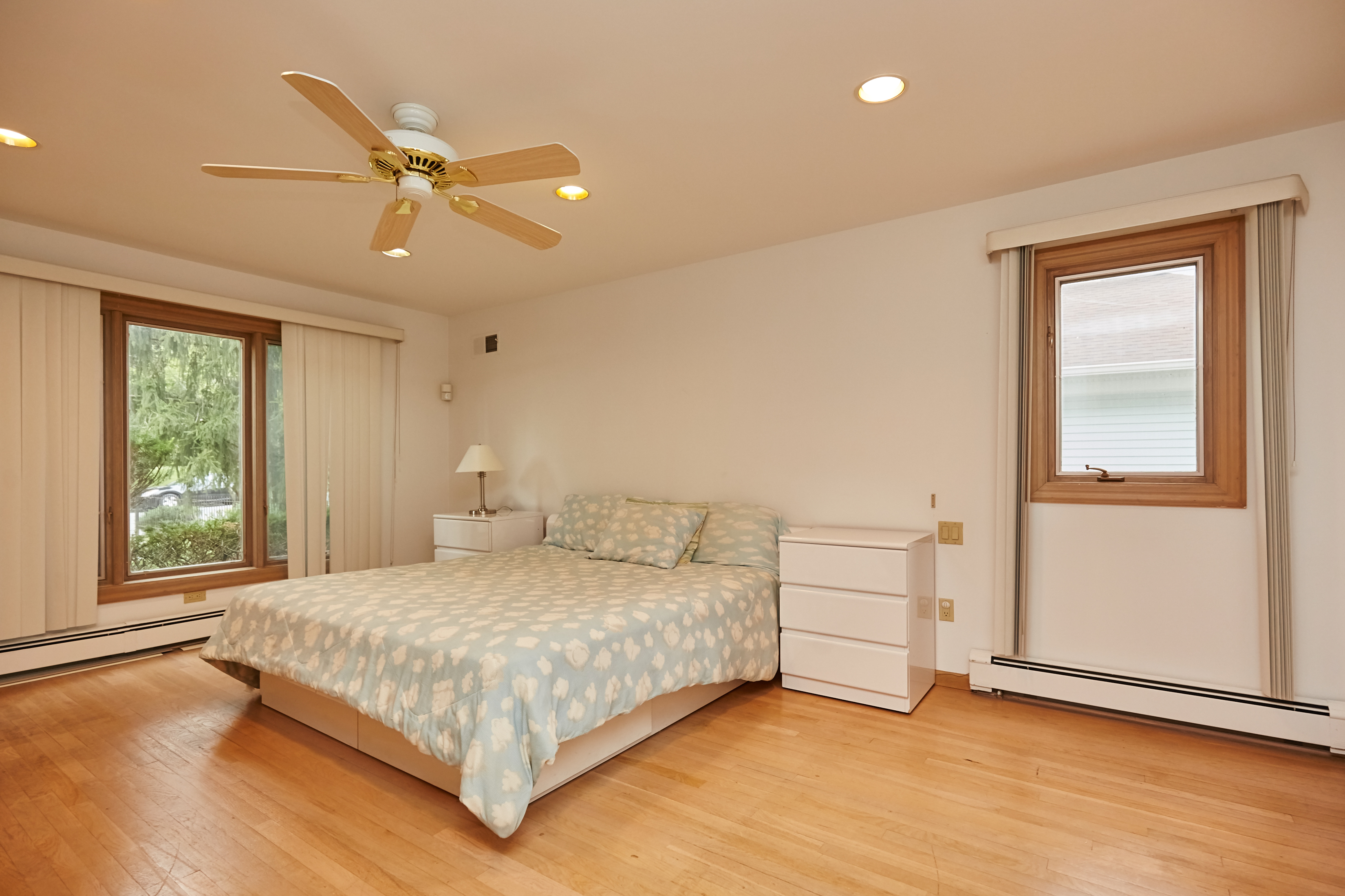 18 – 80 Hillside Avenue – 1st Level In-law Suite Bedroom