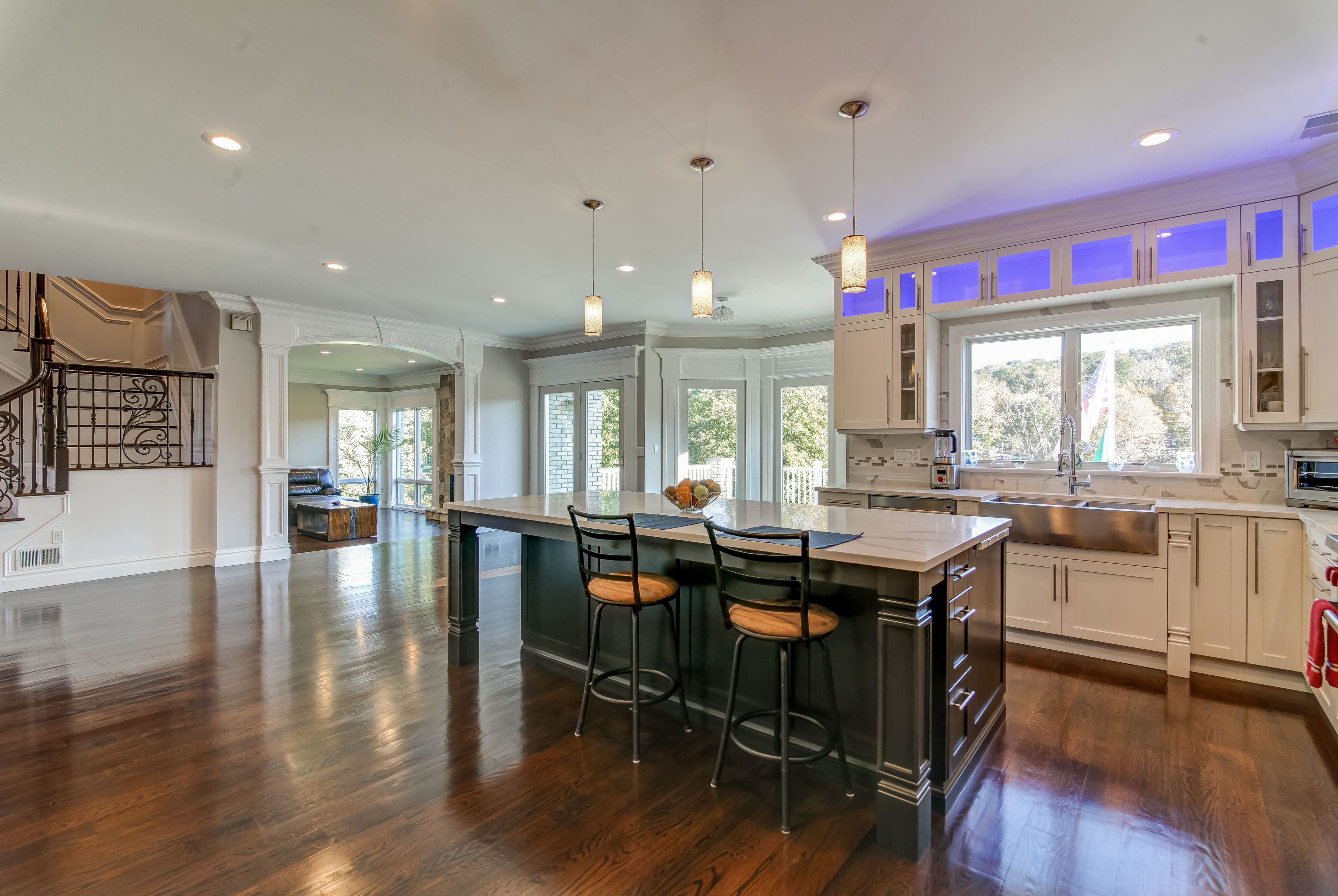 11 – 187 Stirling Road – Gourmet Eat-in Kitchen