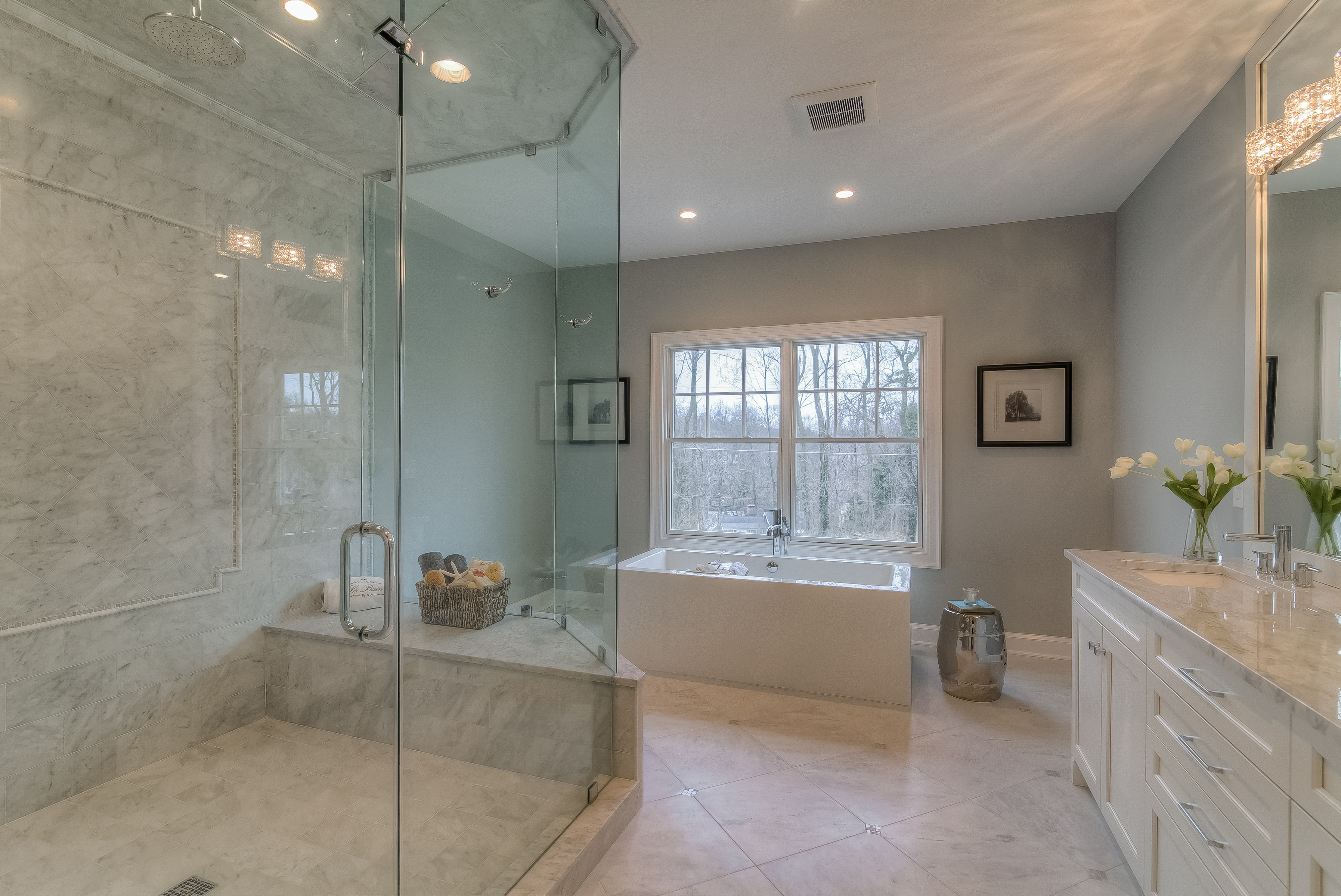13 – 13 Hillview Terrace – Spa-like Master Bath