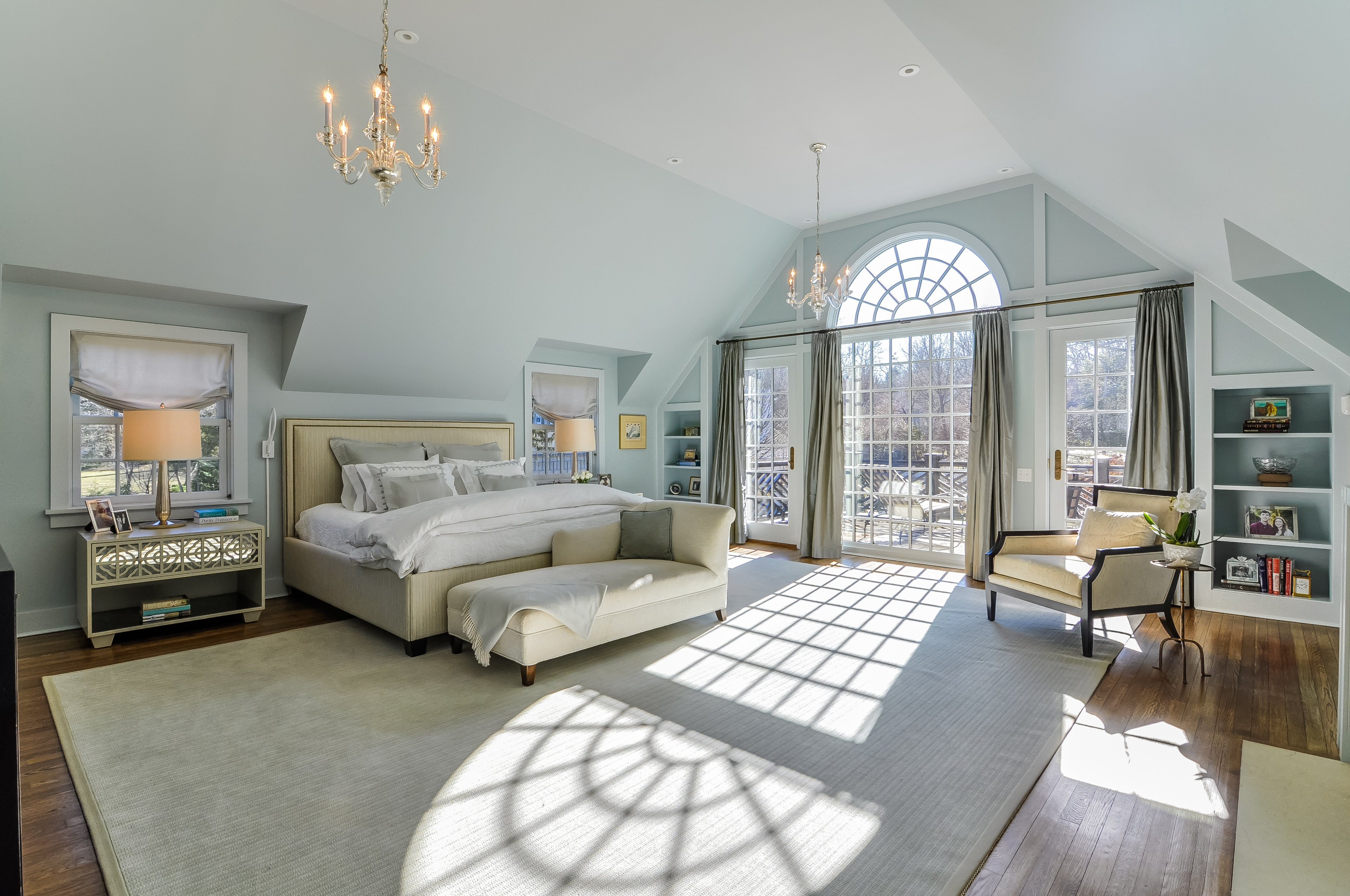 16 – Crest Acre Court – Luxurious Master Bedroom
