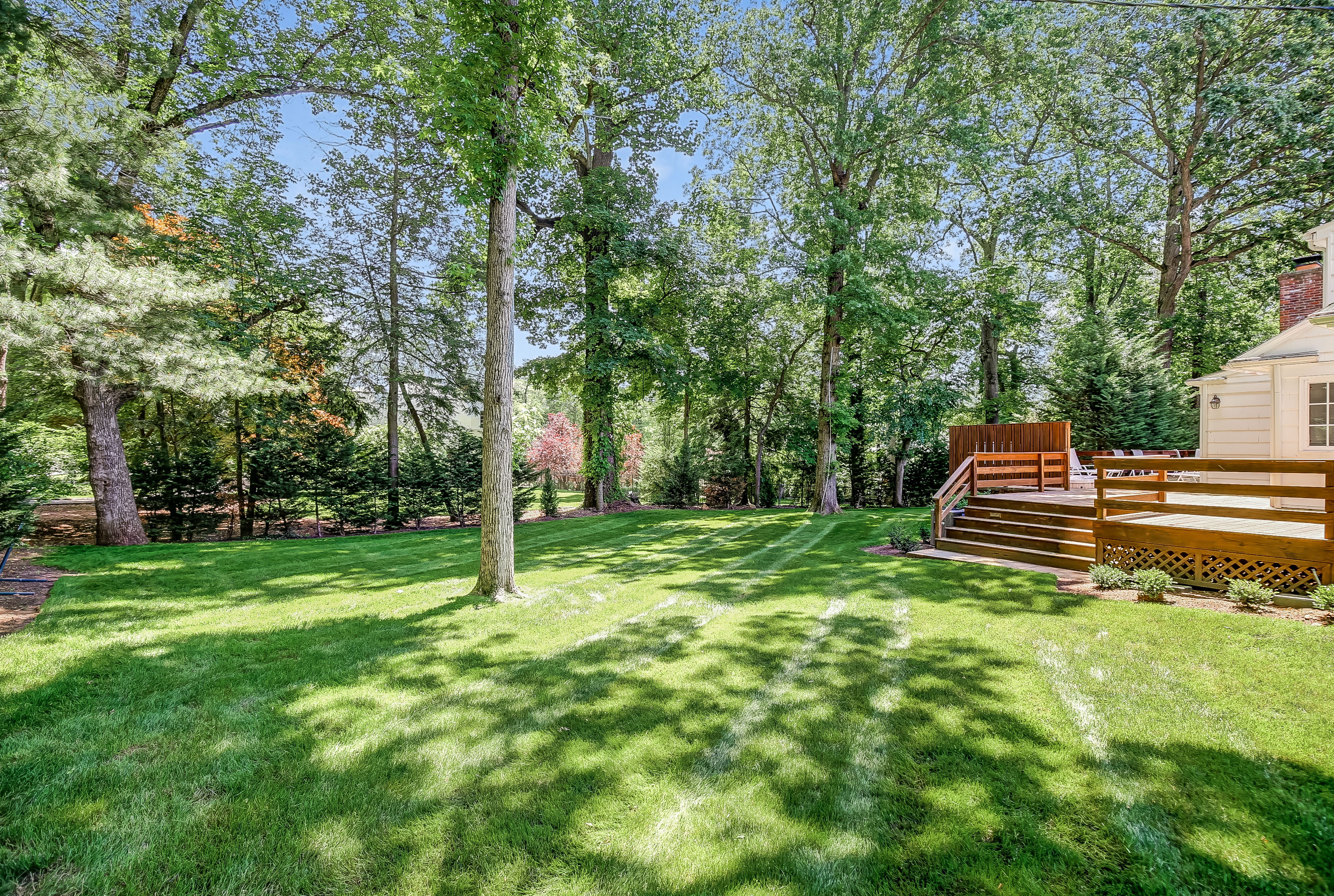 4 – 44 Slope Drive – Gorgeous Backyard