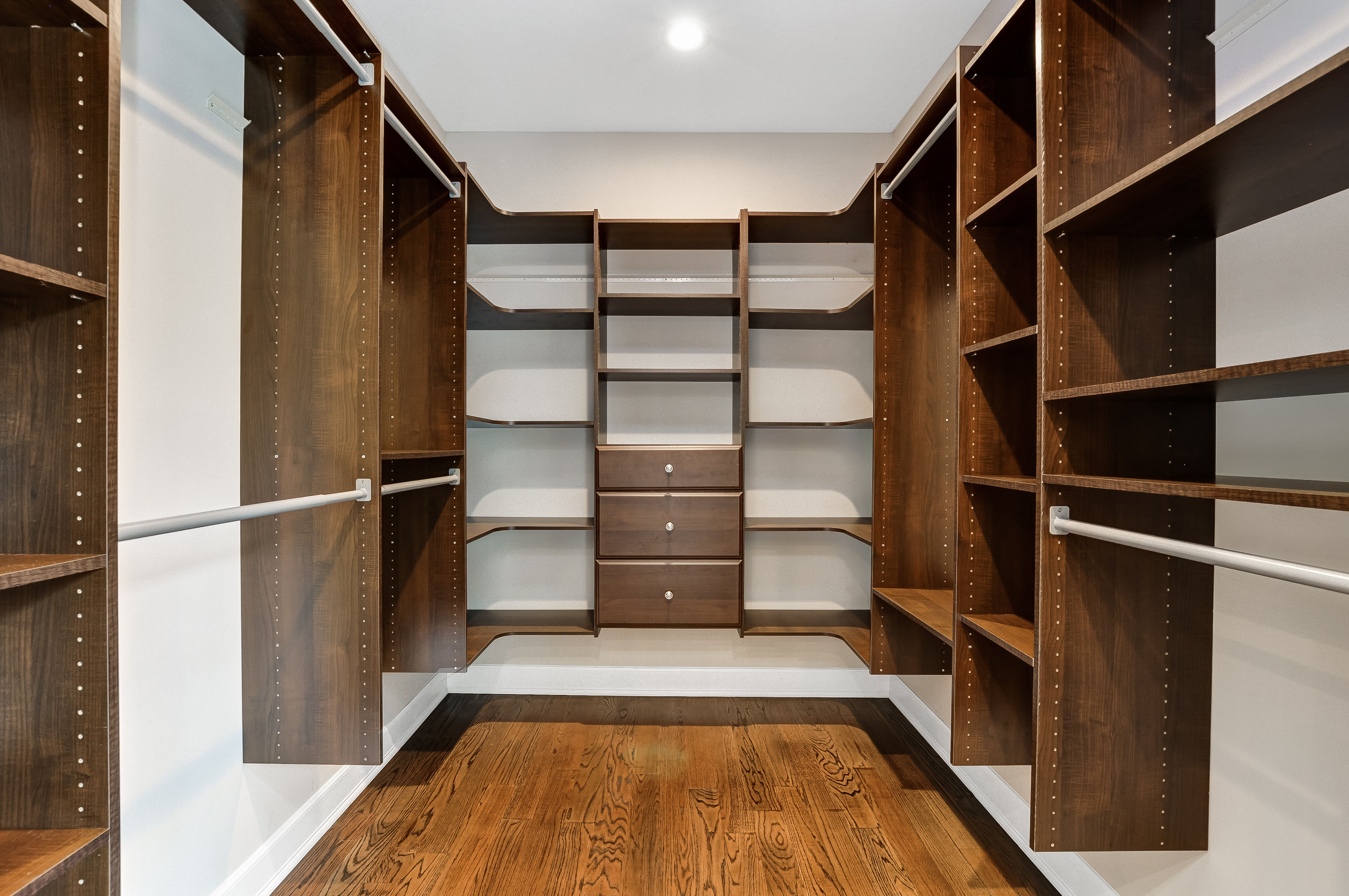 17 – 12 Miele Place – One of 2 Huge Walk-in Master Closets
