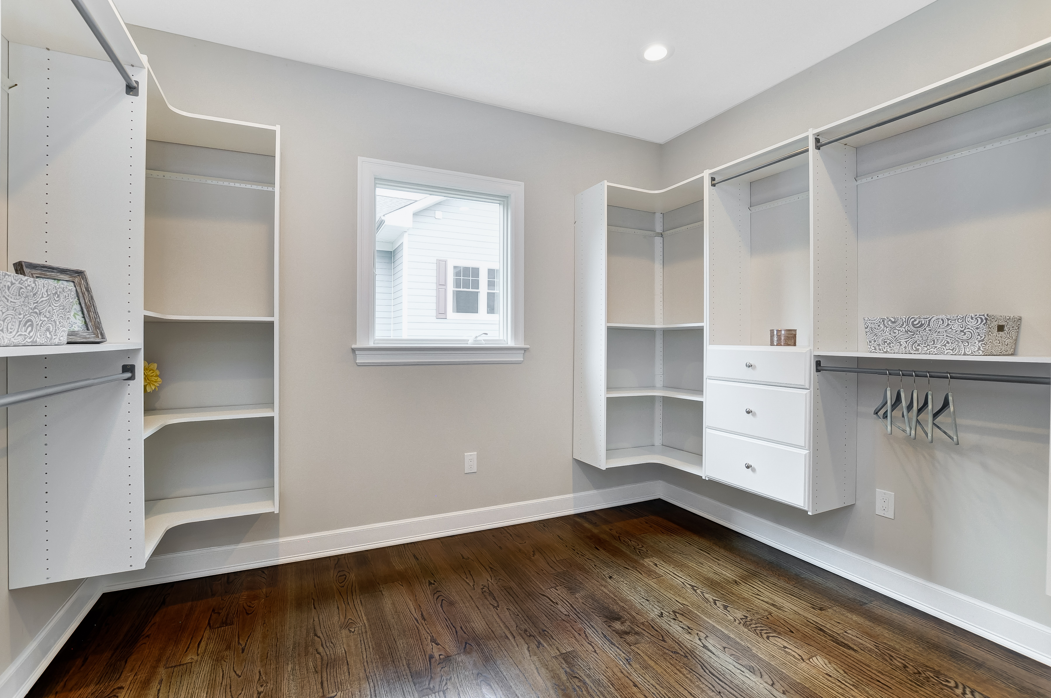 18 – 12 Miele Place – Second Walk-in Master Closet