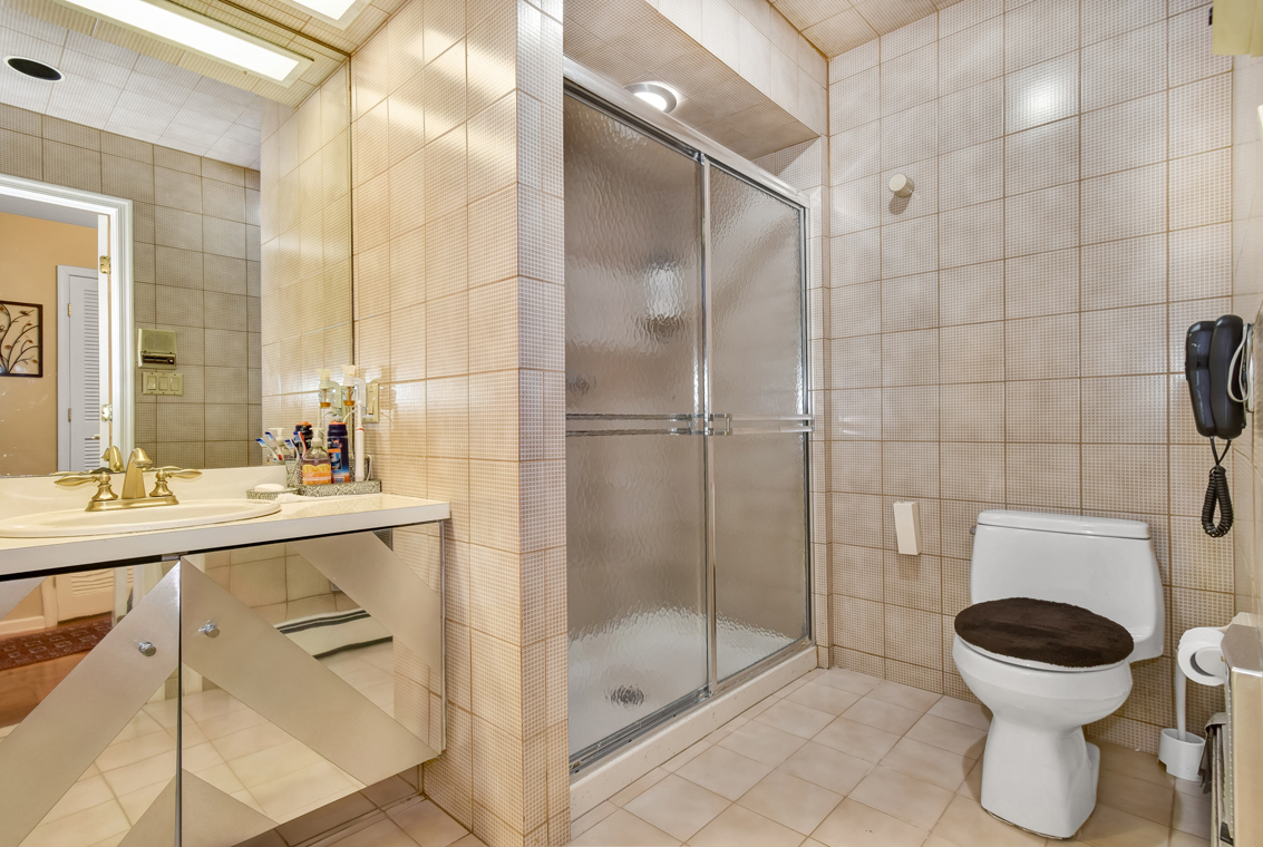 16 – 1 Lenape Road – Second of Two Master Baths!