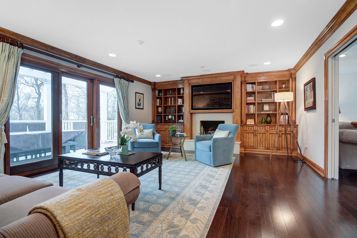 7 – 121 Lawrence Drive – Family Room