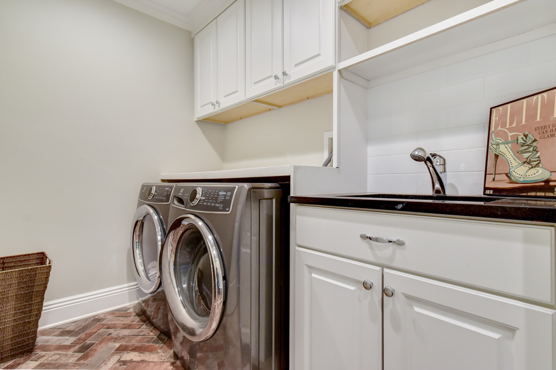 15 – 137 Silver Spring Road – Laundry Room