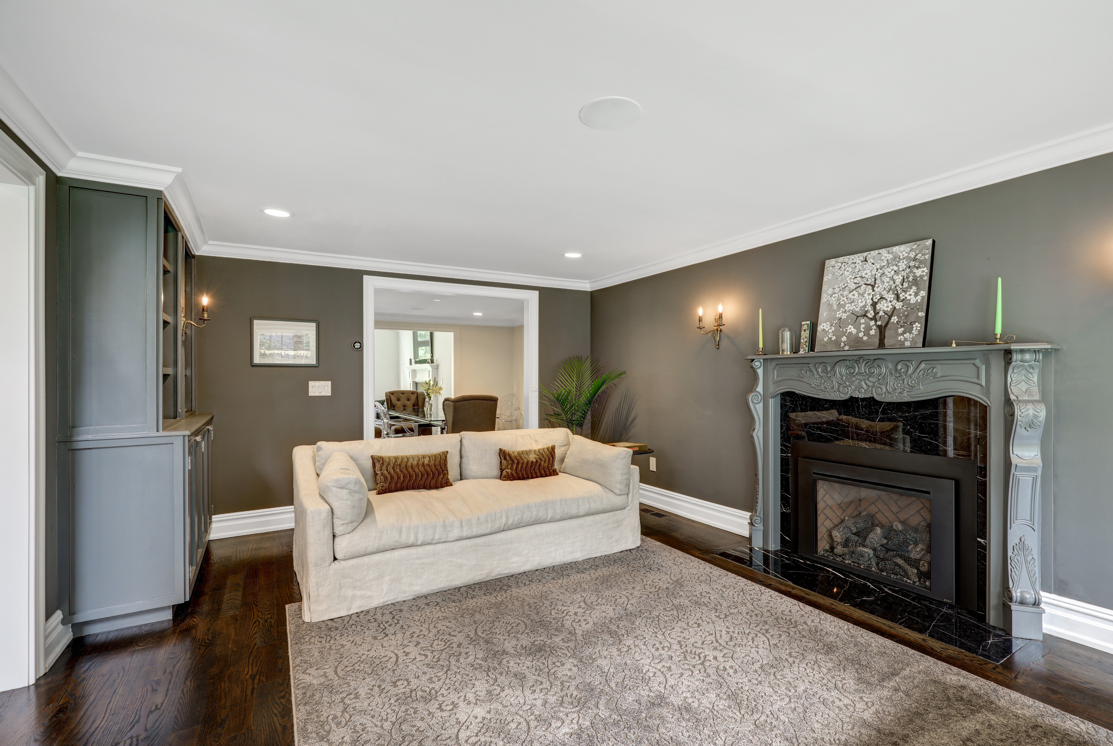 11 – 220 White Oak Ridge Road – Living Room