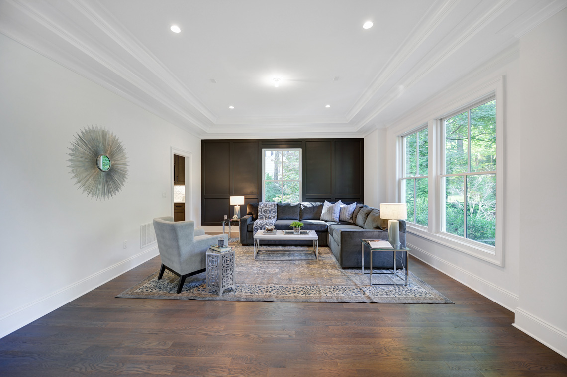 4 – 40 Hillside Avenue – Living Room