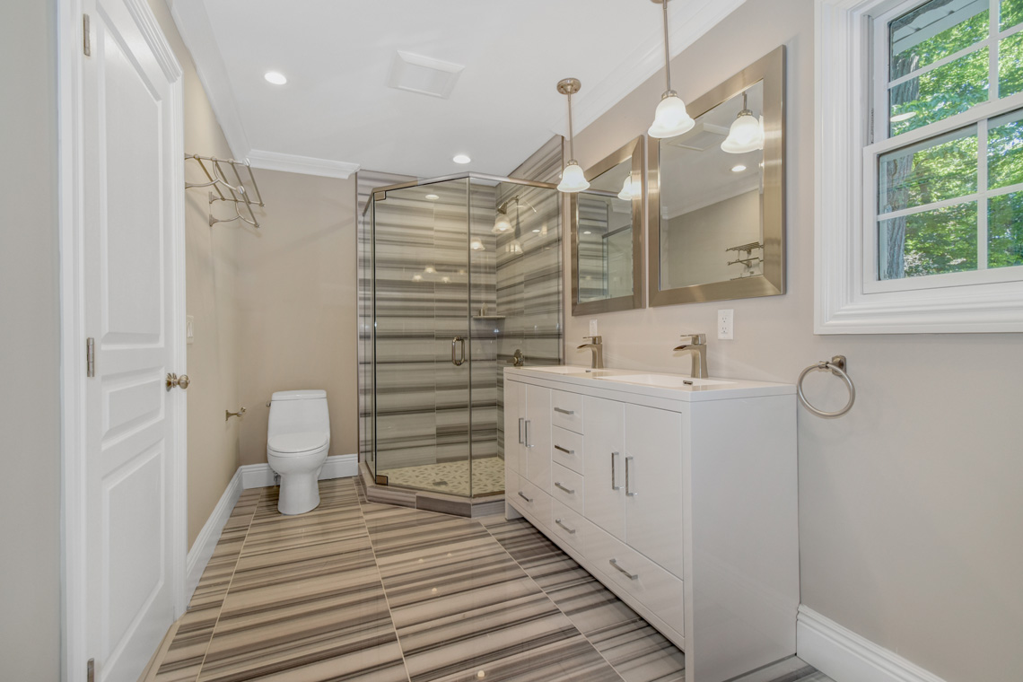 9 – 66 Mohawk Road – Stunning In-law Suite Bath