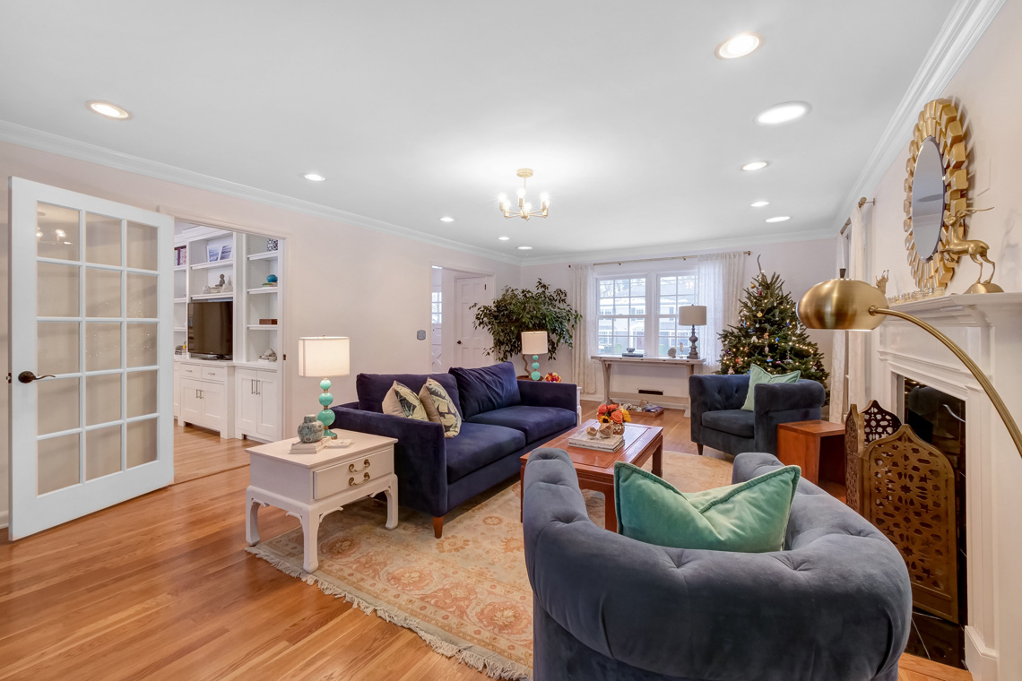 5 – 29 Byron Road – Living Room into Family Room
