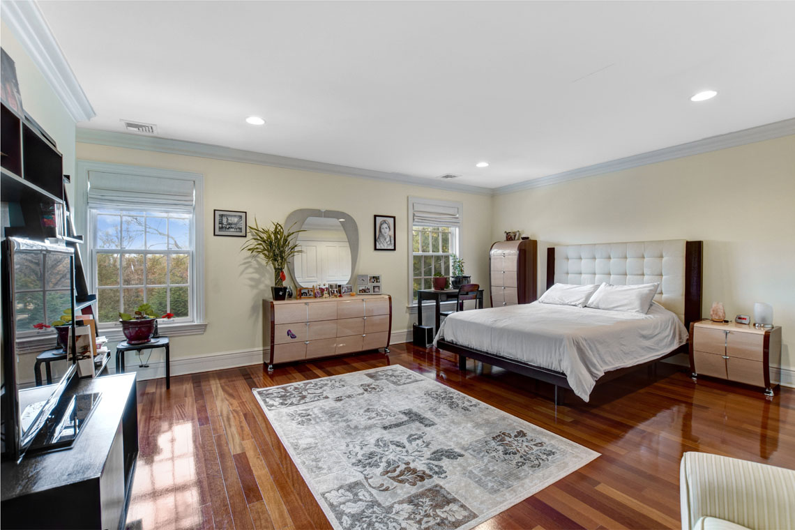 17 – 275 Hobart Avenue – Bedroom